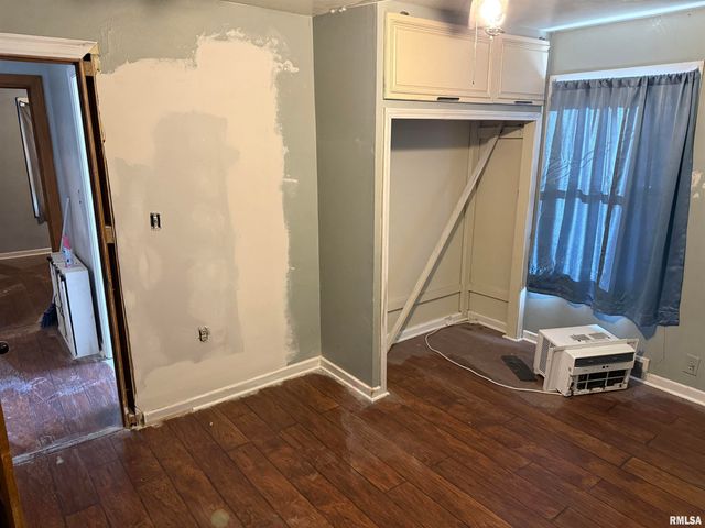 2324 S 8TH Street, Springfield, IL 62703