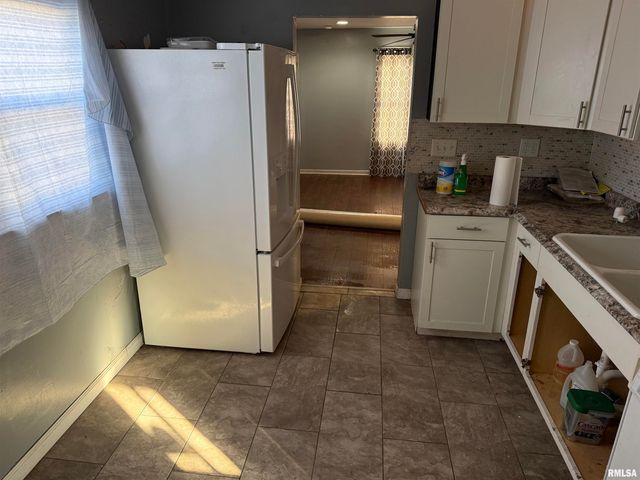 2324 S 8TH Street, Springfield, IL 62703