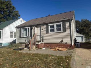2324 S 8TH Street, Springfield, IL 62703