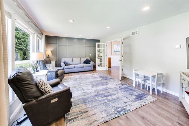 4015 Silver Oaks Drive, Saint Joseph, MI 49085