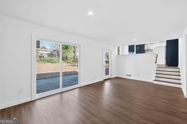 3940 Pinehurst Valley Drive, Decatur, GA 30034