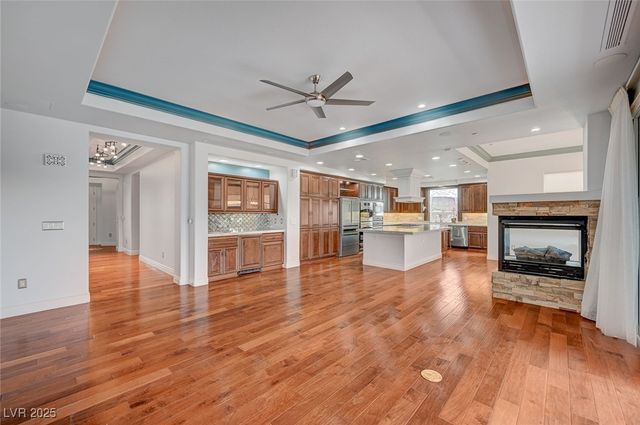 9201 Tesoras Drive 401, Las Vegas, NV 89144