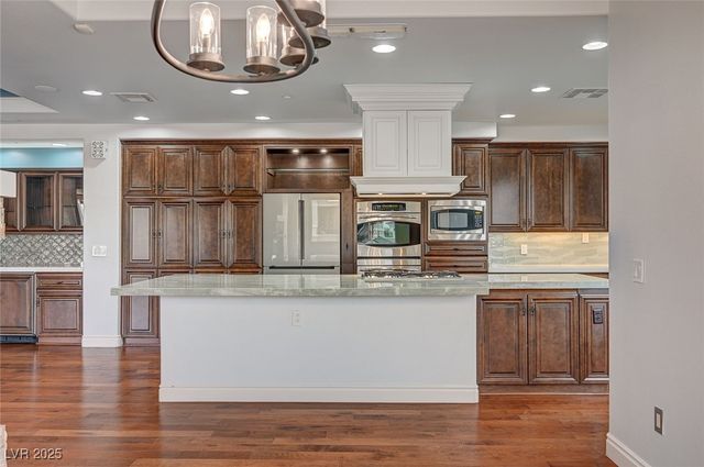 9201 Tesoras Drive 401, Las Vegas, NV 89144