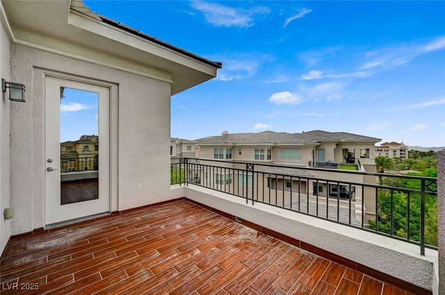 9201 Tesoras Drive 401, Las Vegas, NV 89144