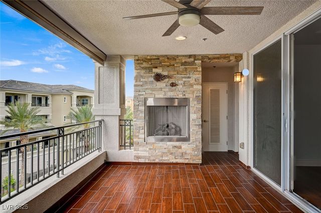 9201 Tesoras Drive 401, Las Vegas, NV 89144