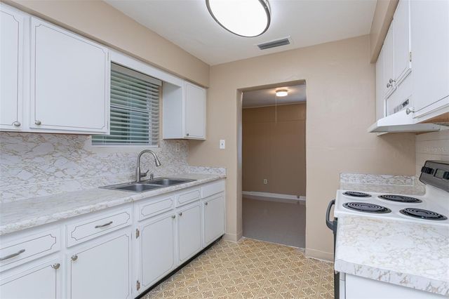 1013 E FERN STREET, Tampa, FL 33604