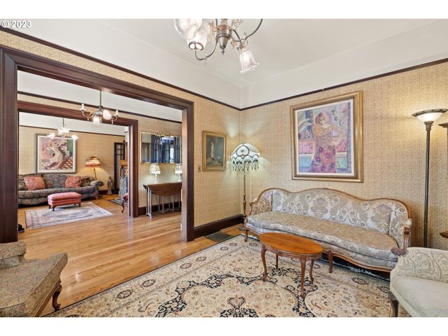 1927 Ne 16TH Ave, Portland, OR 97212