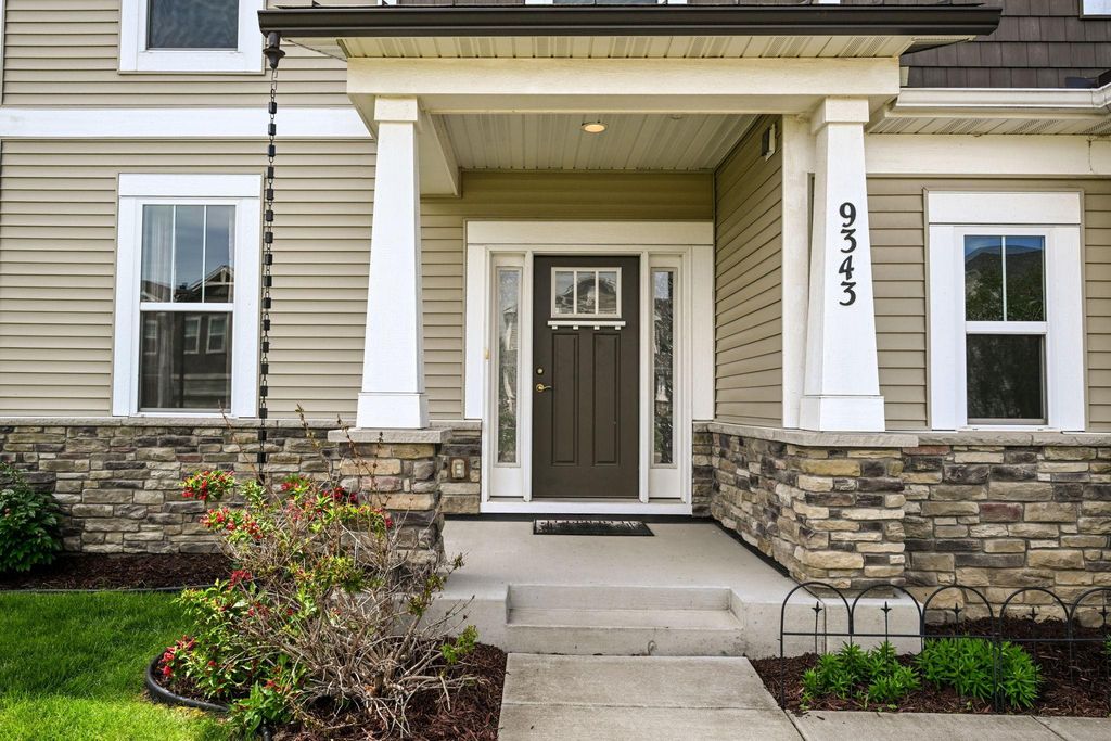 9343 Compass Pointe Road, Woodbury, MN 55129 — photo 2
