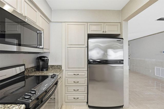 8408 ANNWOOD ROAD, Seminole, FL 33777