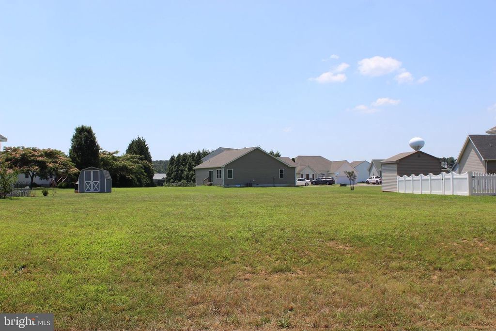 38 DOUBLOON DR, Greenbackville, VA 23356