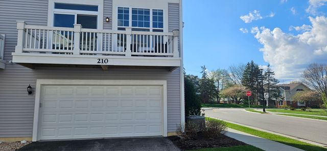 210 Timberleaf Circle, Roselle, IL 60172