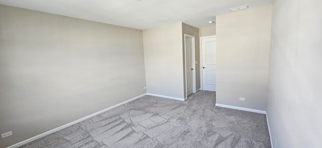 210 Timberleaf Circle, Roselle, IL 60172