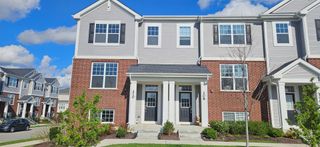 210 Timberleaf Circle, Roselle, IL 60172
