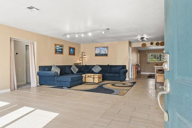 1231 Teelin Avenue, Vista, CA 92083