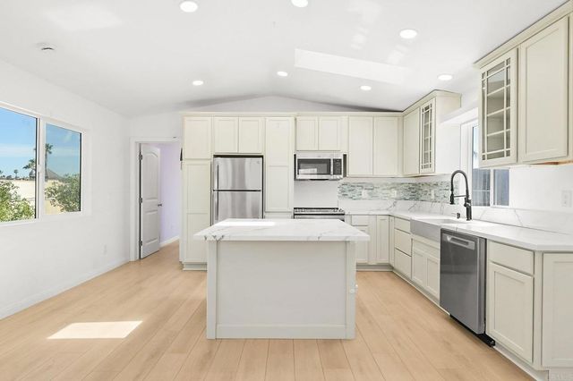 1231 Teelin Avenue, Vista, CA 92083
