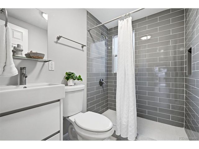 8035 W 9th Ave, Lakewood, CO 80214