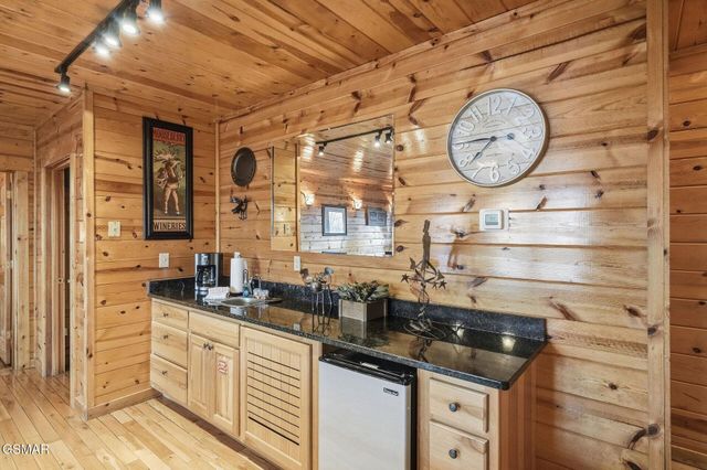 2117 E View Drive, Sevierville, TN 37876