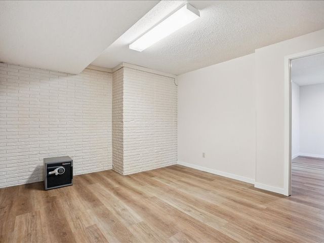 3430 Twin Lake View Dr NE, North Liberty, IA 52317