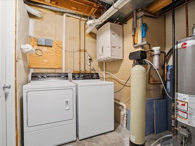 3430 Twin Lake View Dr NE, North Liberty, IA 52317