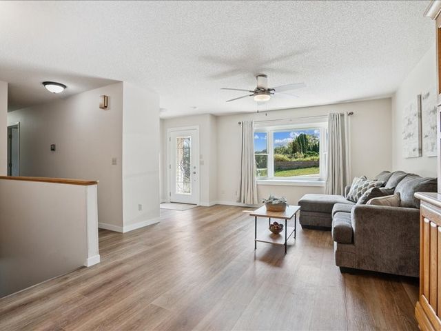 3430 Twin Lake View Dr NE, North Liberty, IA 52317