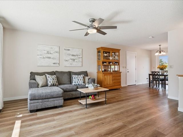 3430 Twin Lake View Dr NE, North Liberty, IA 52317