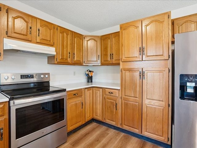 3430 Twin Lake View Dr NE, North Liberty, IA 52317