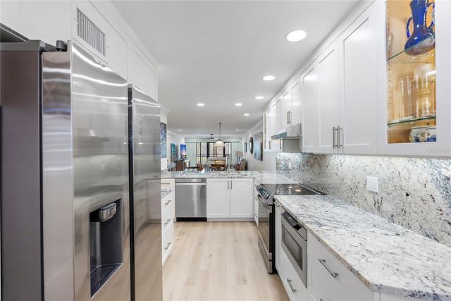 9433 HARBOR GREENS WAY 306, Seminole, FL 33776