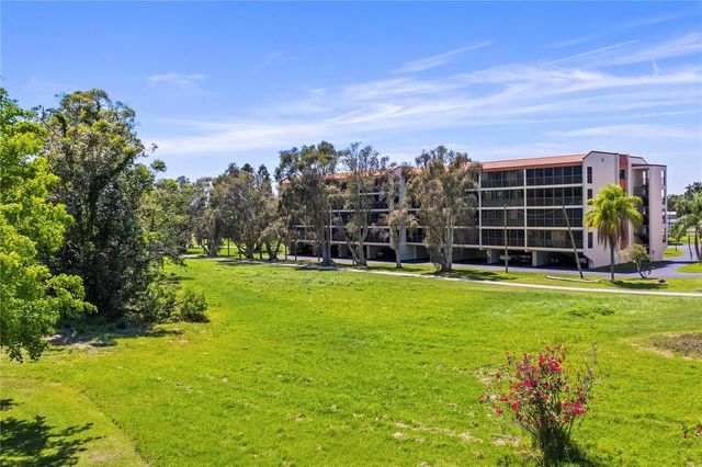 9433 HARBOR GREENS WAY 306, Seminole, FL 33776