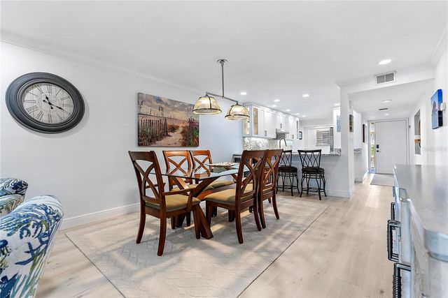 9433 HARBOR GREENS WAY 306, Seminole, FL 33776