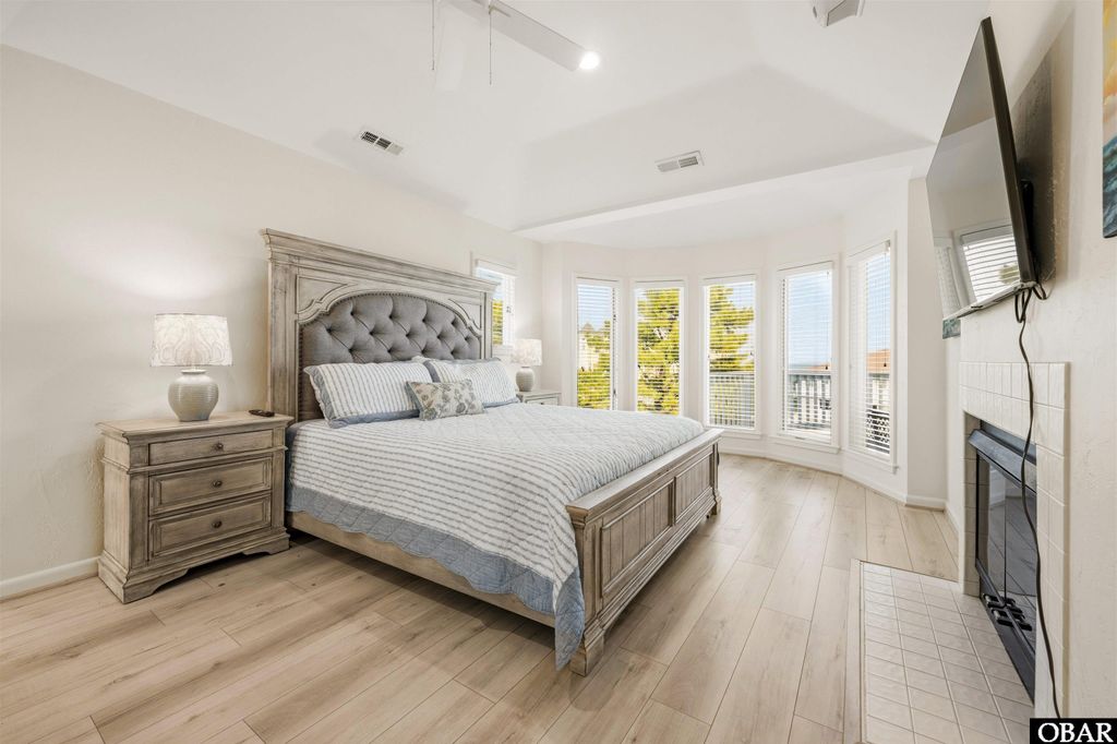 Image 19 of property listing at 852 Lighthouse Drive Lot #15, Corolla, NC 27927