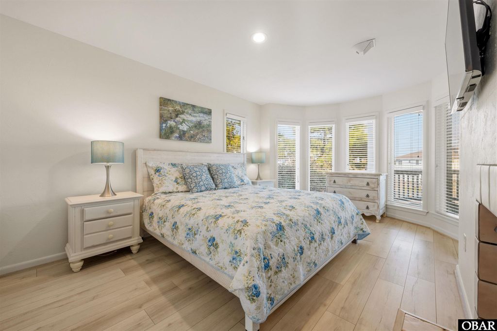 Image 23 of property listing at 852 Lighthouse Drive Lot #15, Corolla, NC 27927