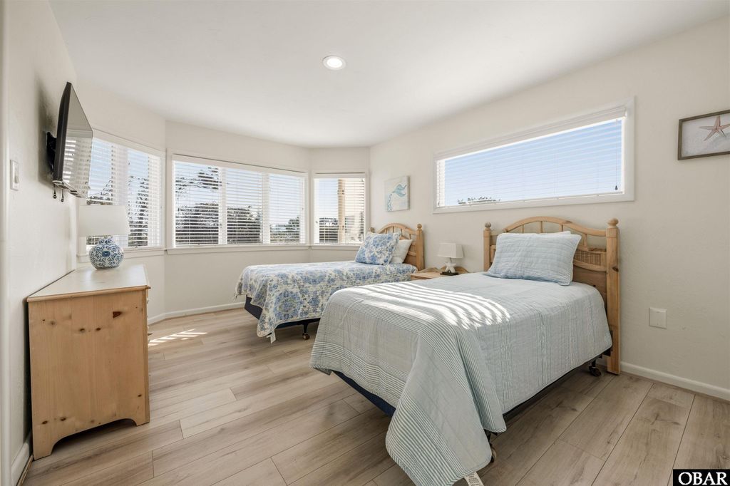 Image 25 of property listing at 852 Lighthouse Drive Lot #15, Corolla, NC 27927