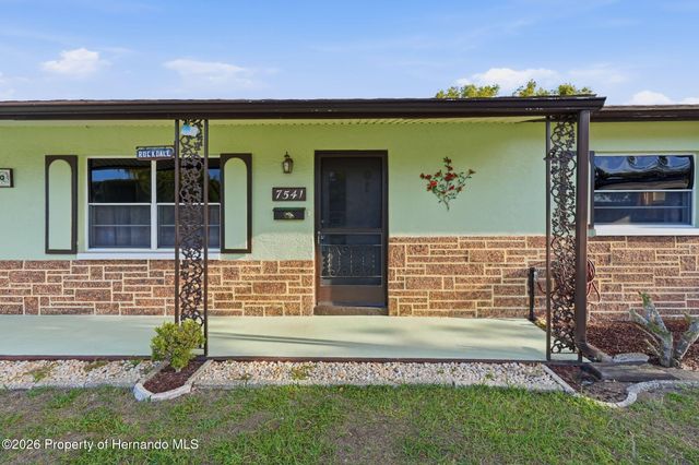 7541 Hollyridge Drive, New Port Richey, FL 34653