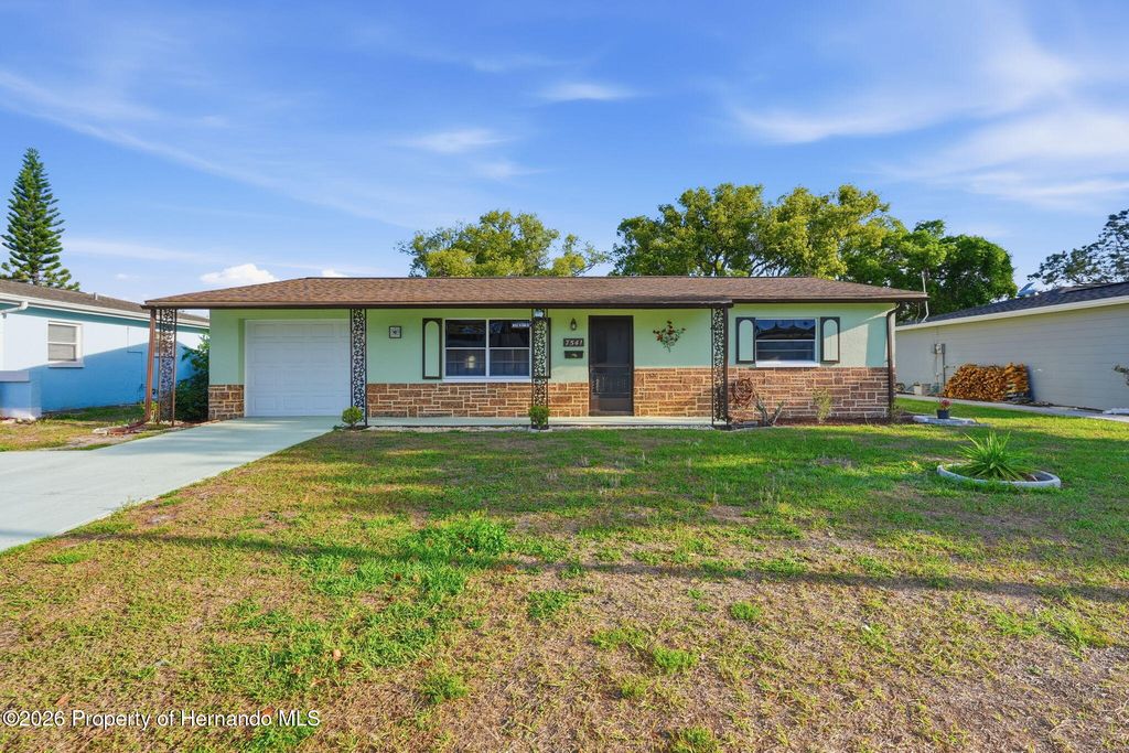 7541 Hollyridge Drive, New Port Richey, FL 34653