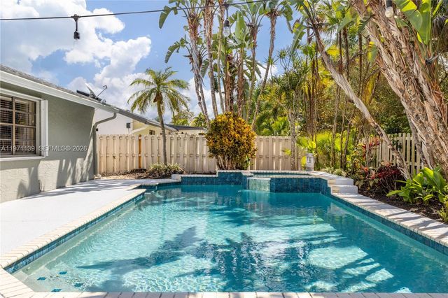 13810 Roanoke St, Davie, FL 33325