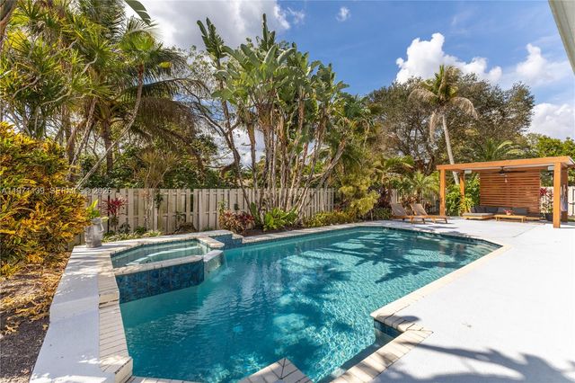 13810 Roanoke St, Davie, FL 33325