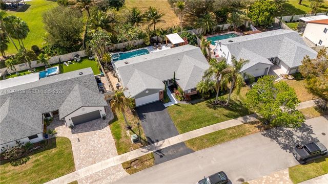 13810 Roanoke St, Davie, FL 33325