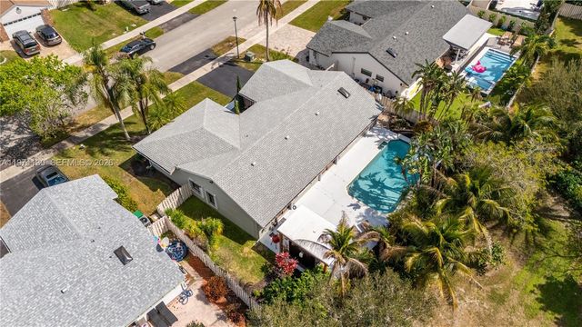 13810 Roanoke St, Davie, FL 33325