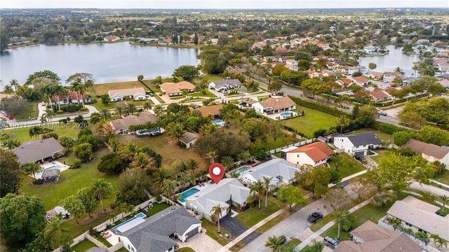 13810 Roanoke St, Davie, FL 33325