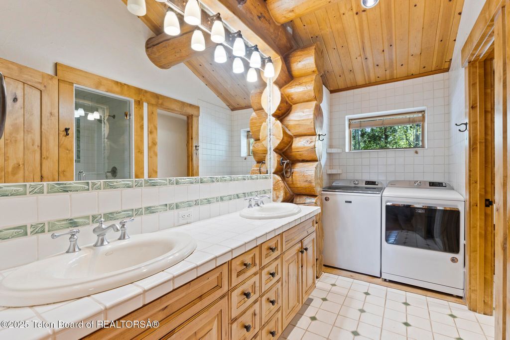 5725 W CADDIS FLY Drive, Wilson, WY 83014 photo 16