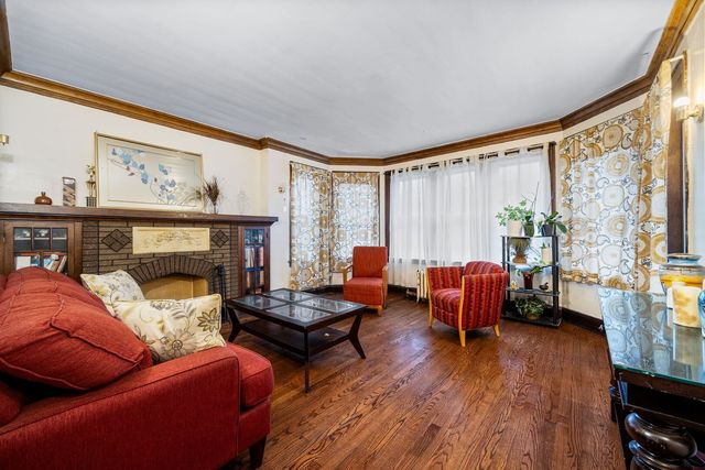 7837 S Winchester Avenue, Chicago, IL 60620