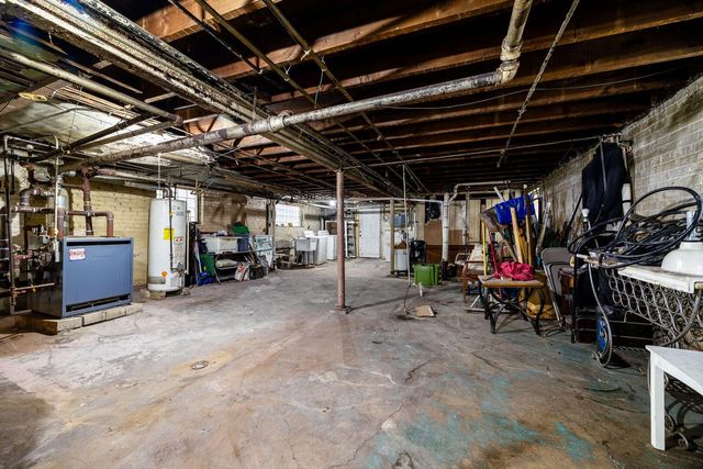 7837 S Winchester Avenue, Chicago, IL 60620