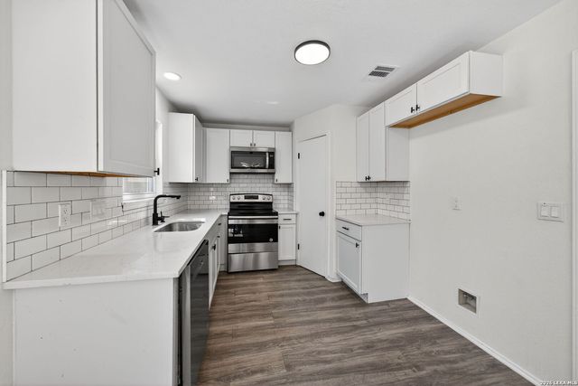 9814 Broad Forest, San Antonio, TX 78250