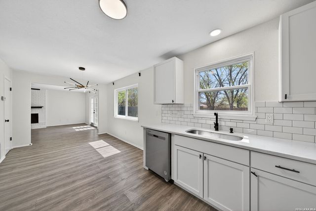 9814 Broad Forest, San Antonio, TX 78250