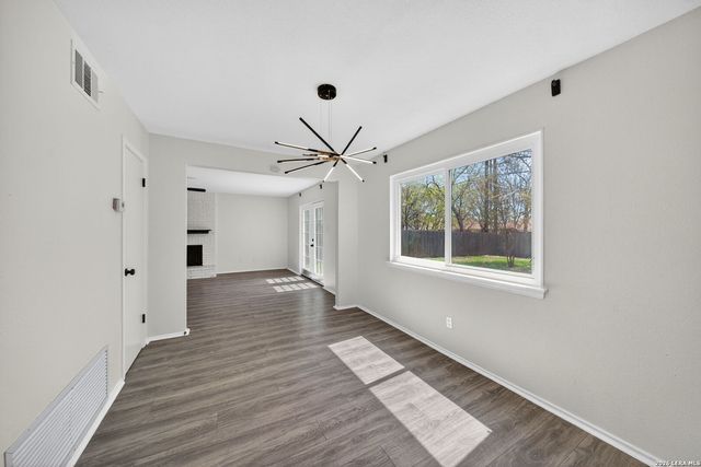 9814 Broad Forest, San Antonio, TX 78250