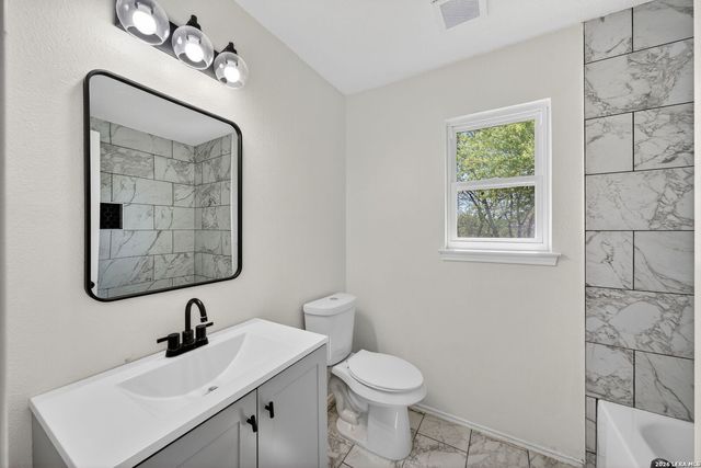 9814 Broad Forest, San Antonio, TX 78250