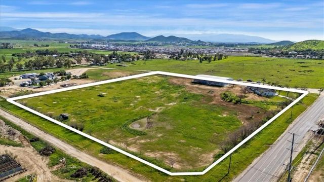 30100 Maxine, Menifee, CA 92584