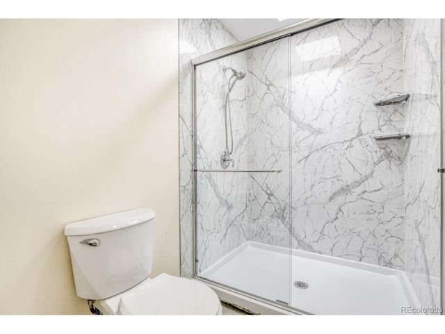 1231 S Yosemite Way 71, Denver, CO 80247