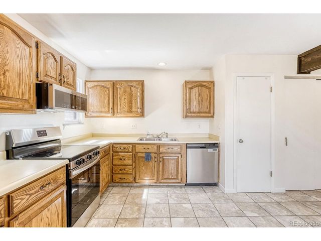 1231 S Yosemite Way 71, Denver, CO 80247