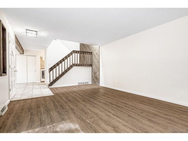 1231 S Yosemite Way 71, Denver, CO 80247